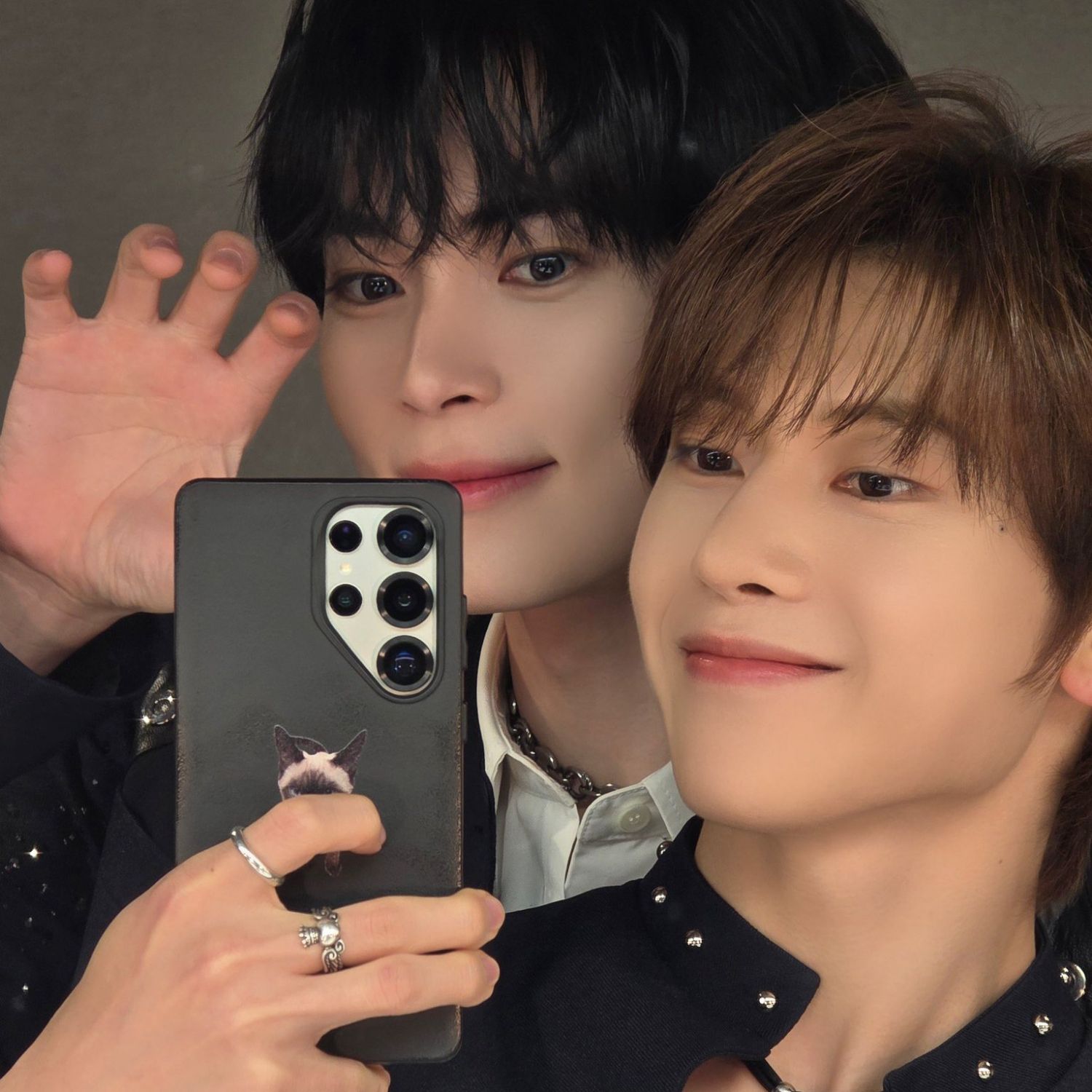 Recent activity shot of Sung Hanbin (ZEROBASEONE)