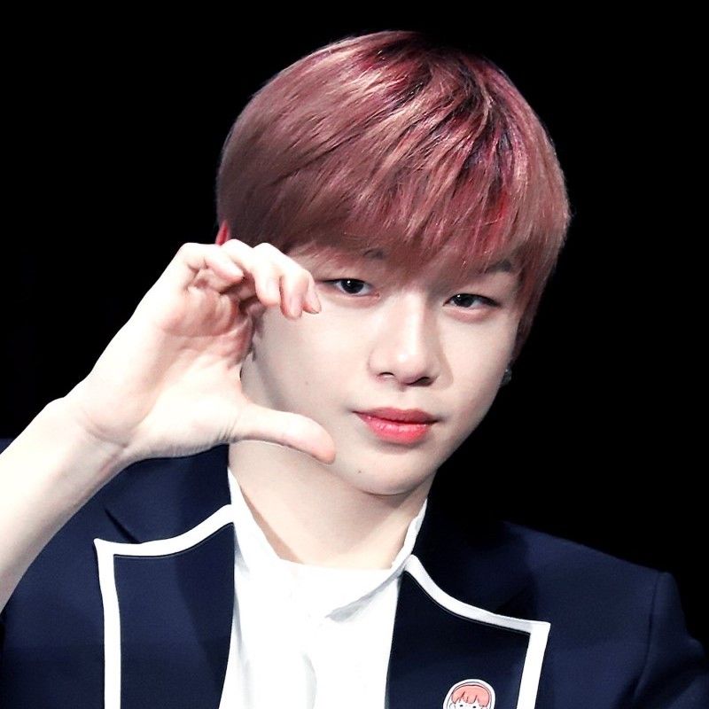 강다니엘의 비하인드 컷