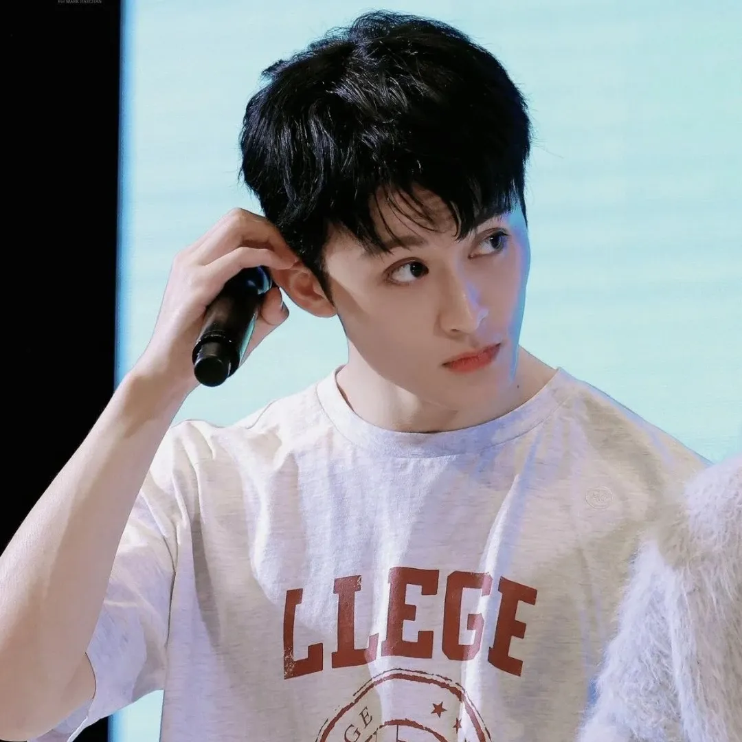 Latest photo of Mark (NCT 127, NCT DREAM)