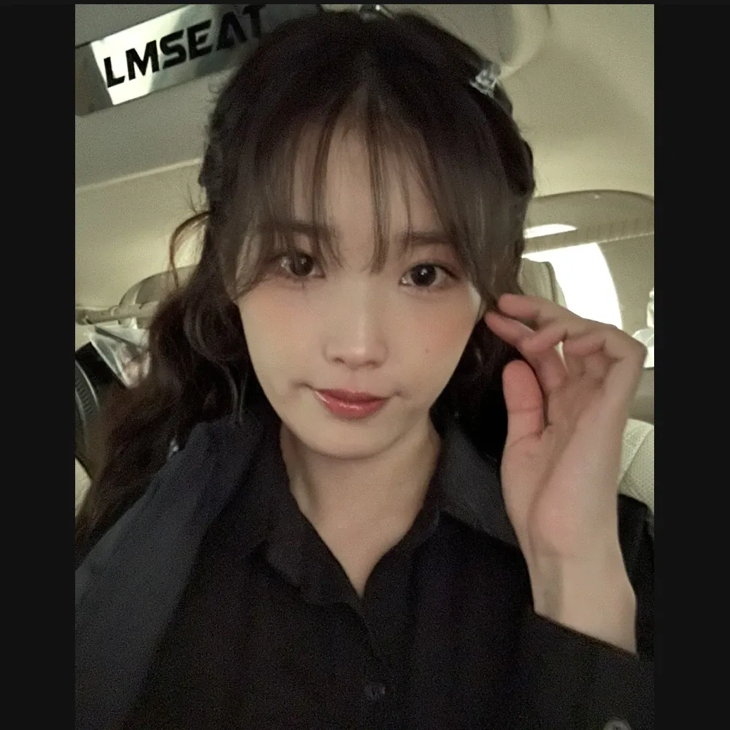 IU的最新活动照片