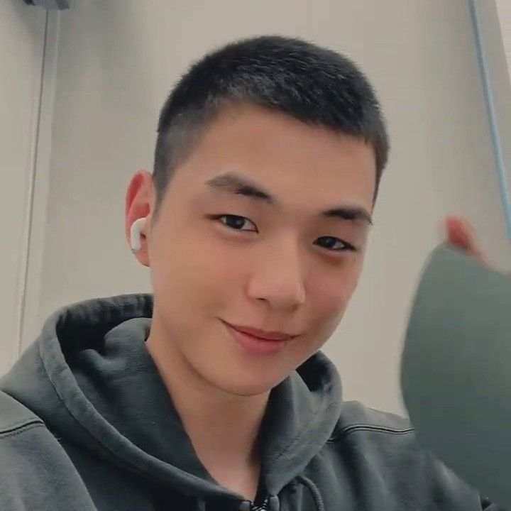 강다니엘 최근 활동샷