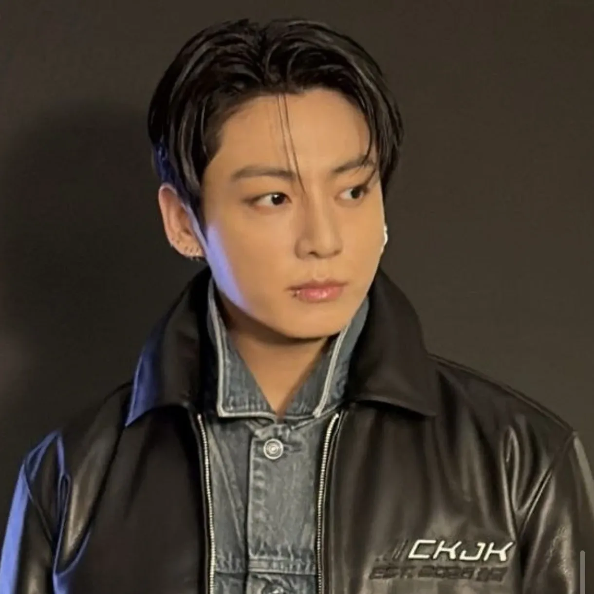 Foto aktivitas terbaru Jungkook (BTS)