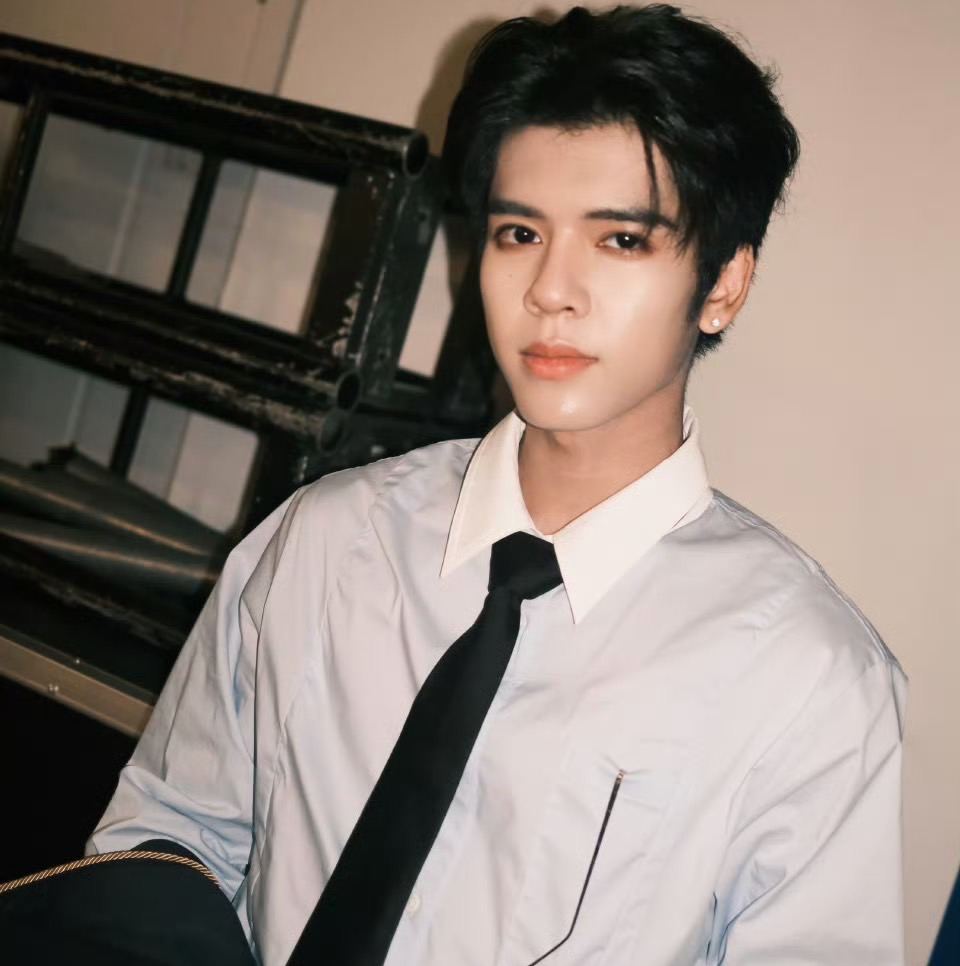 A moment captured by DORN (NexT1DE)'s fan