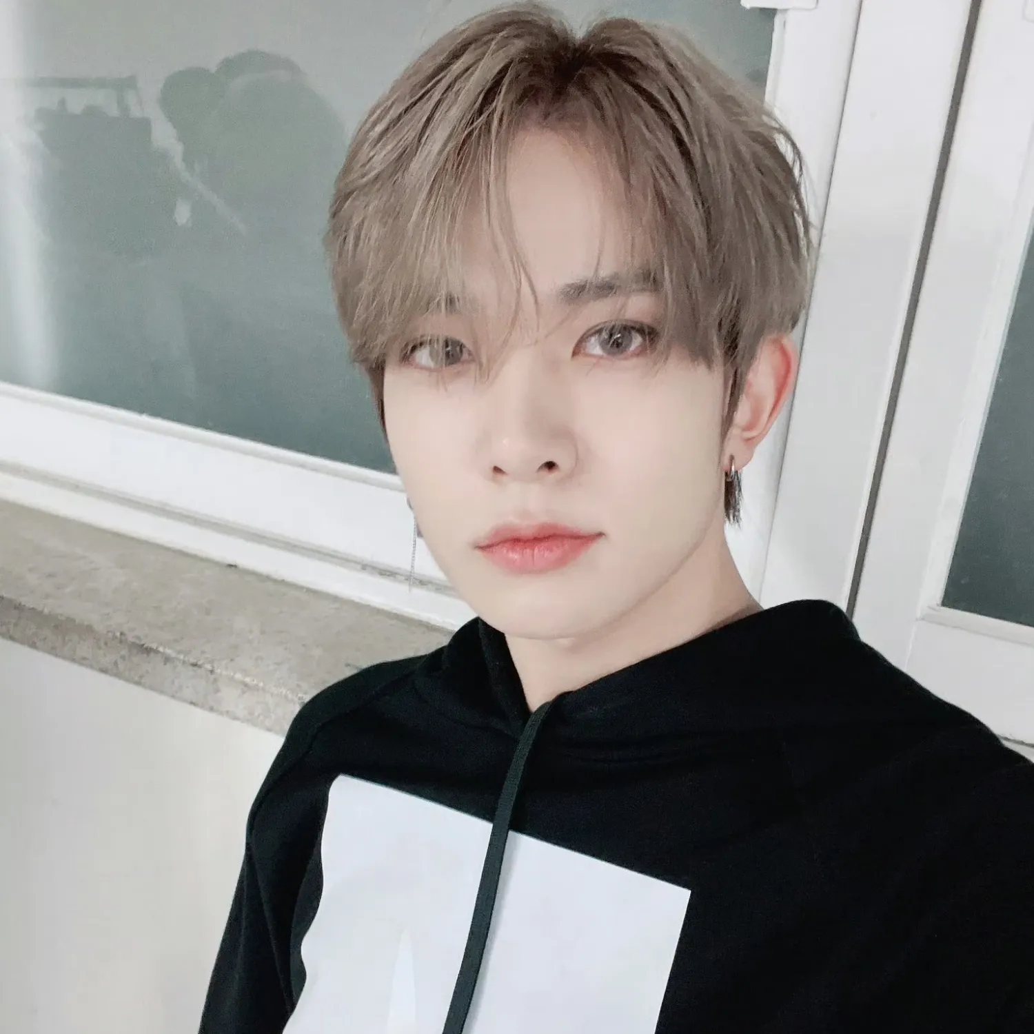 에반 최근 활동샷