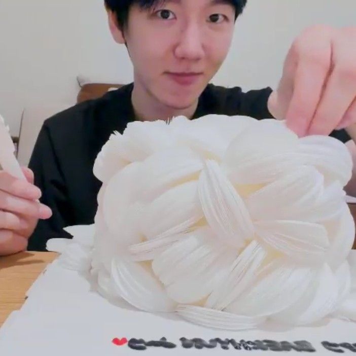 Foto aktivitas terbaru Baekhyun (EXO)