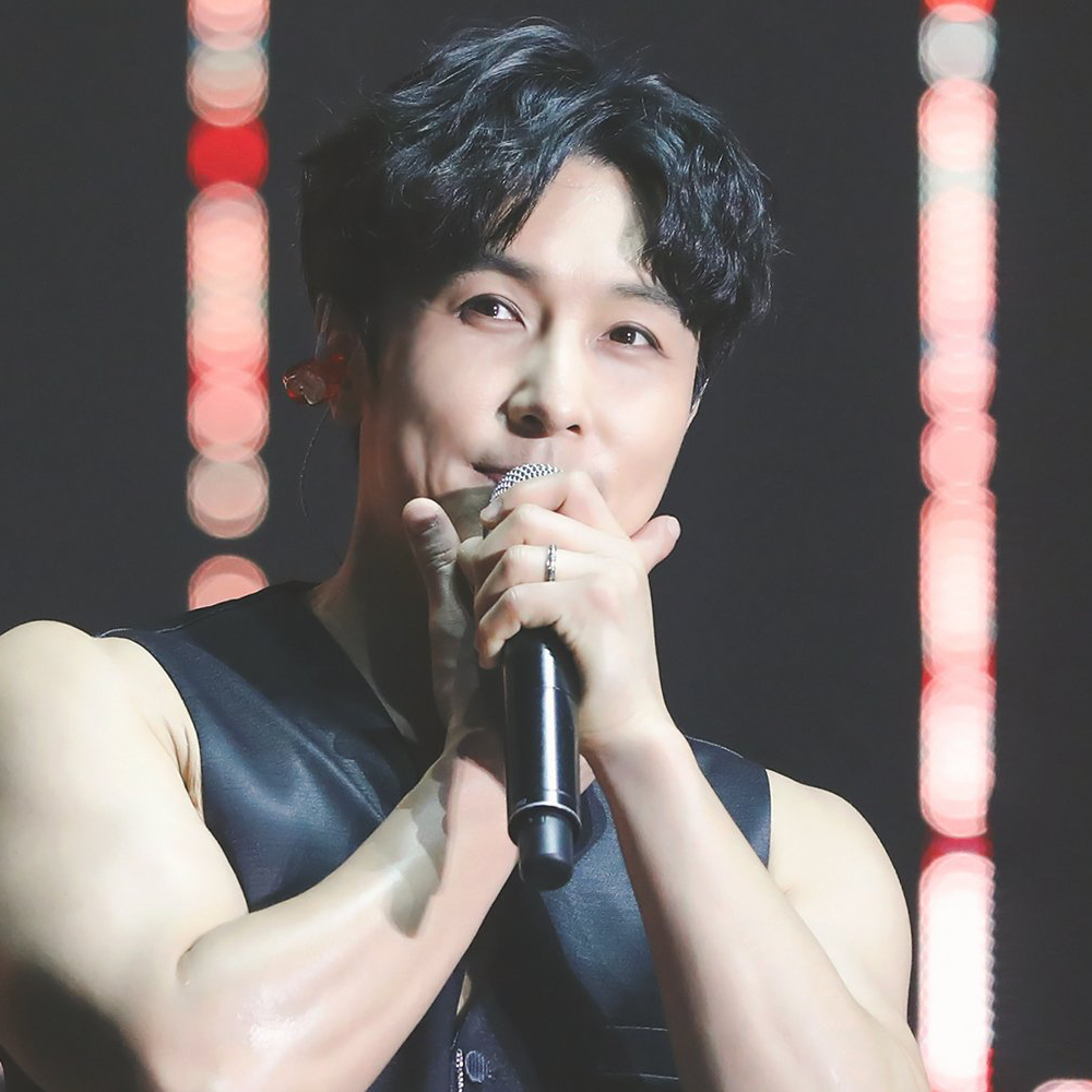 Behind-the-scenes cut of Kim Dongwan (SHINHWA)