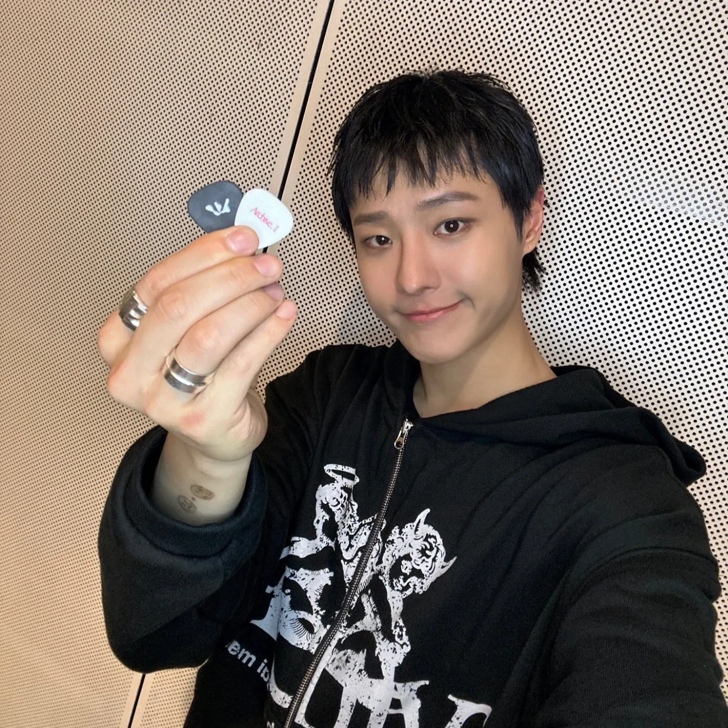 Behind-the-scenes cut of WOODZ