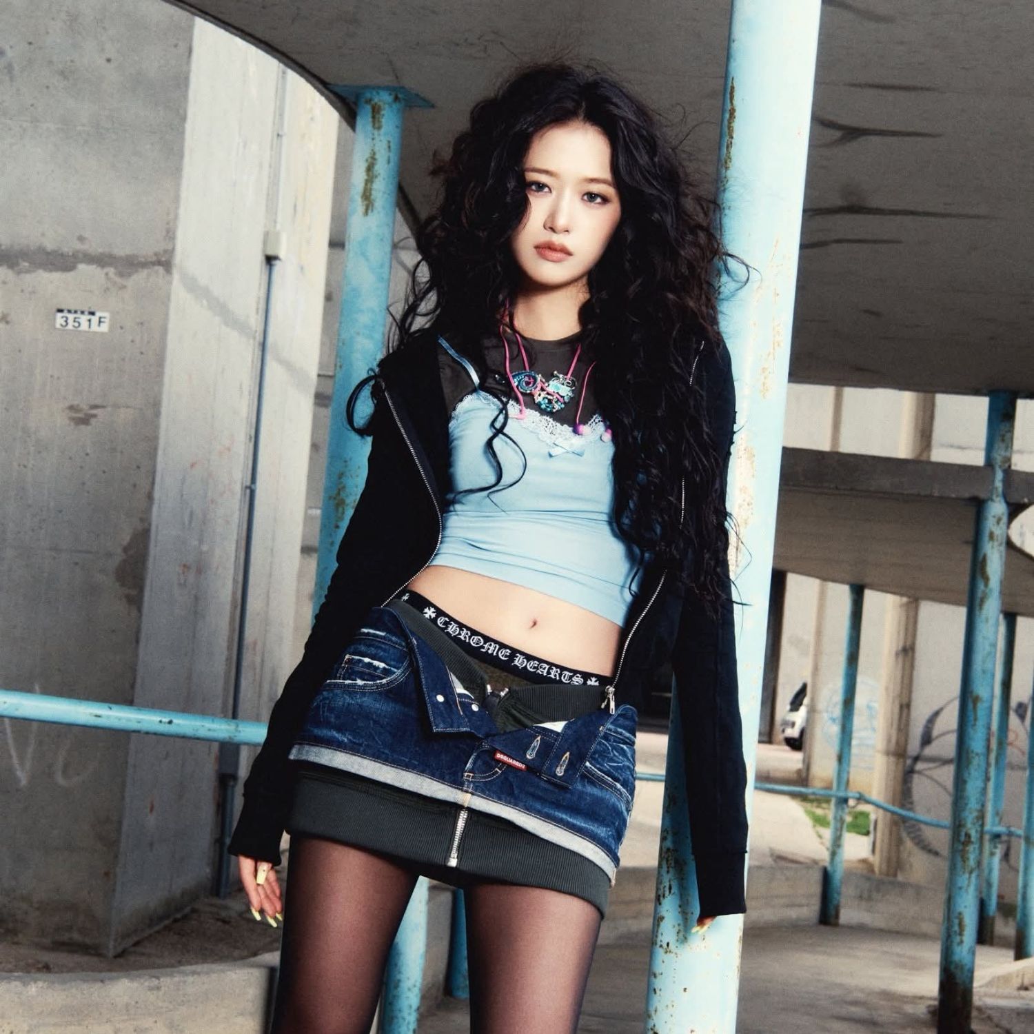 Recent activity shot of An Yujin (IVE)