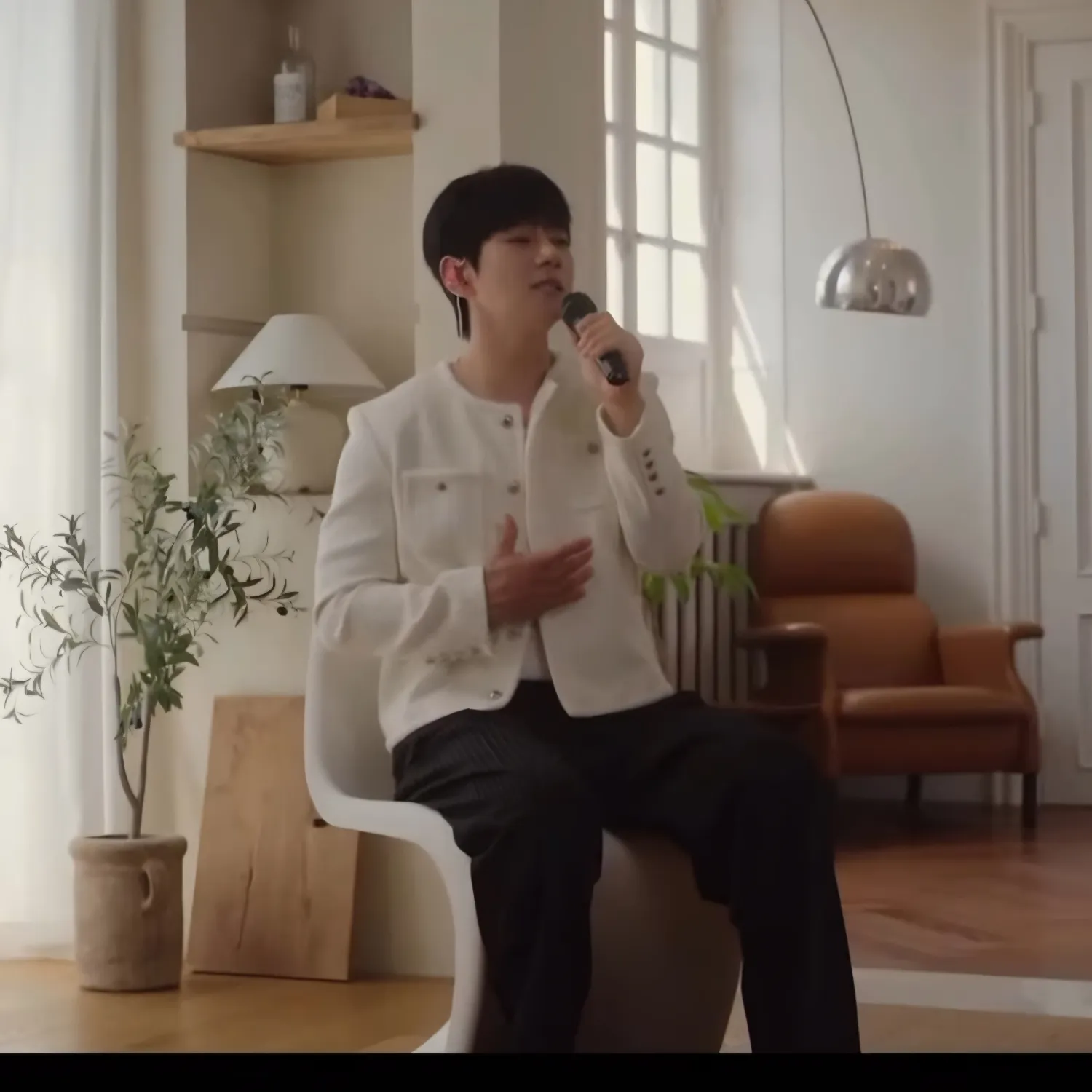 Latest photo of Hwang Chiyeol