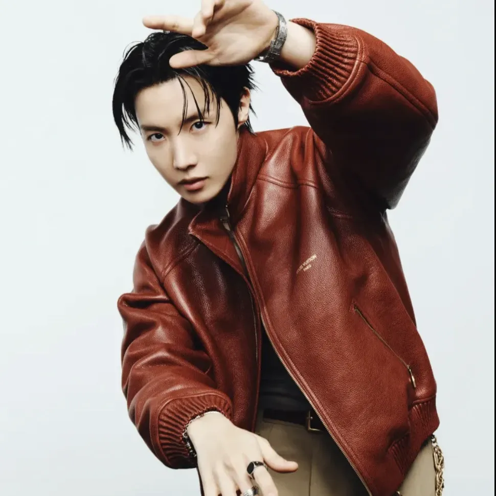 Momen yang diabadikan oleh penggemar j-hope (BTS)