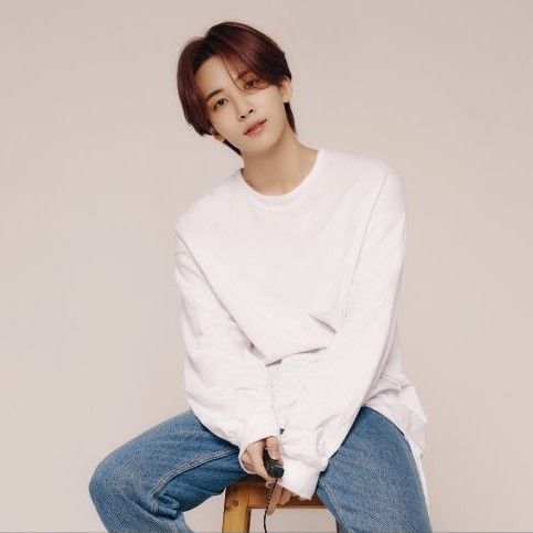 A moment captured by Jeonghan (SEVENTEEN)'s fan