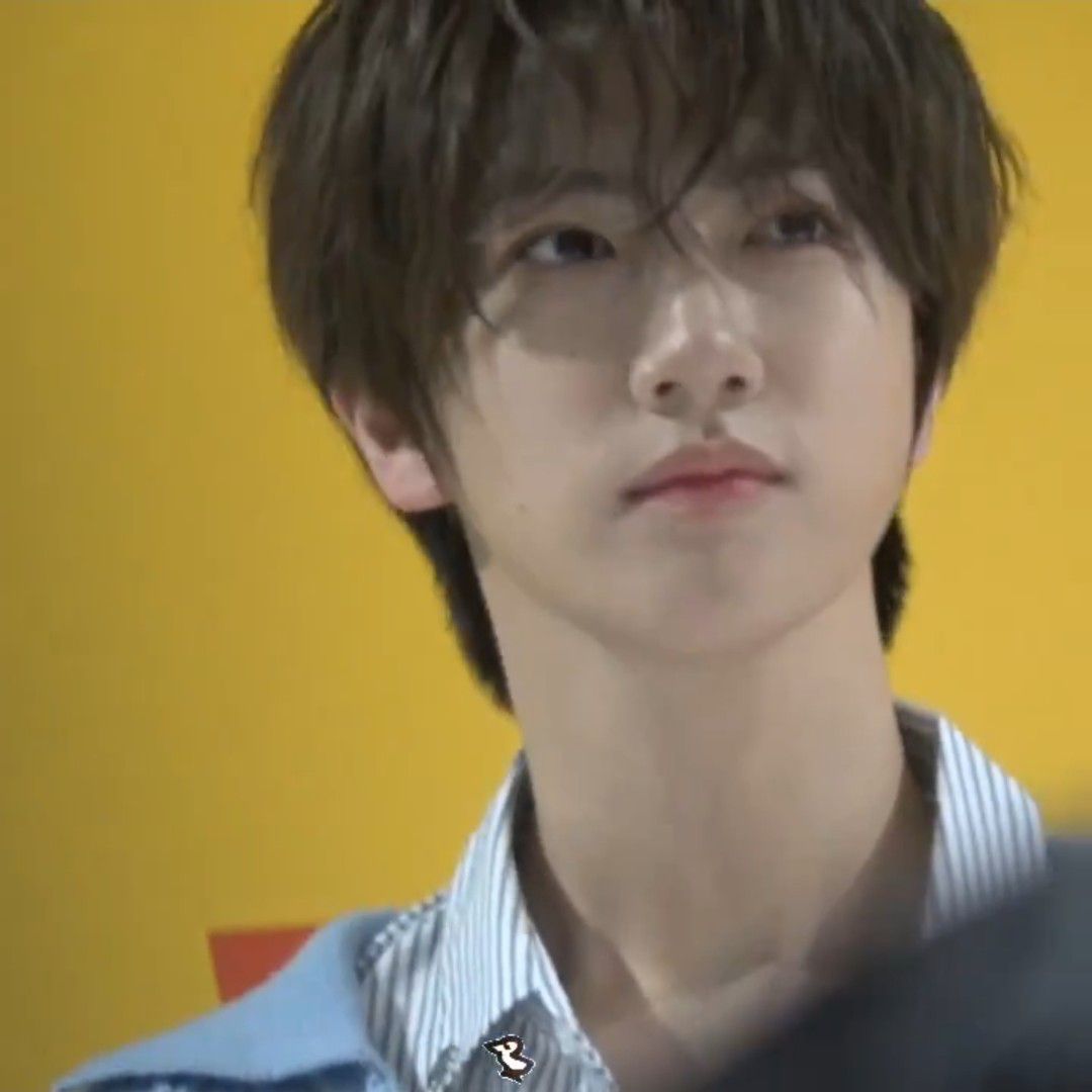 Recent activity shot of Wonjin (CRAVITY)