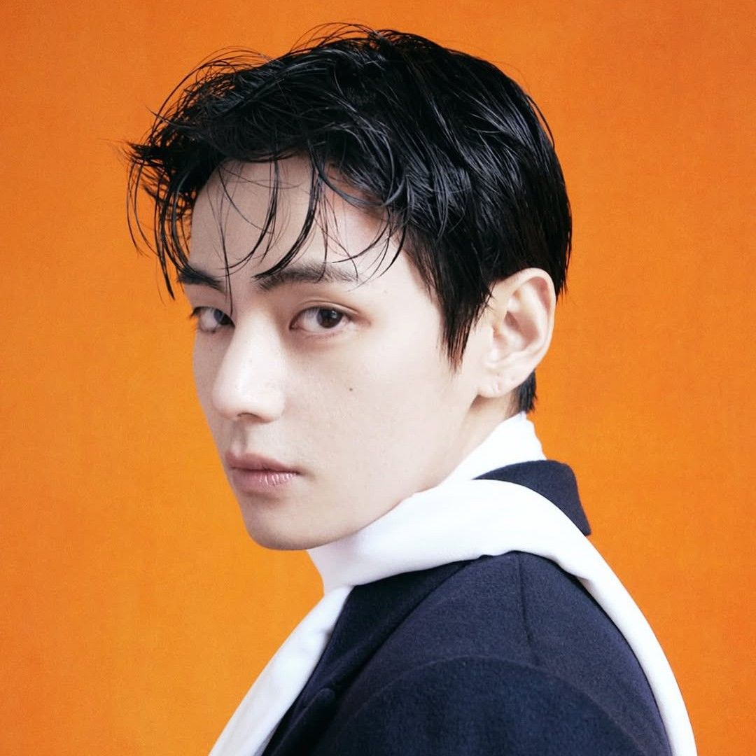 Foto aktivitas terbaru V (BTS)