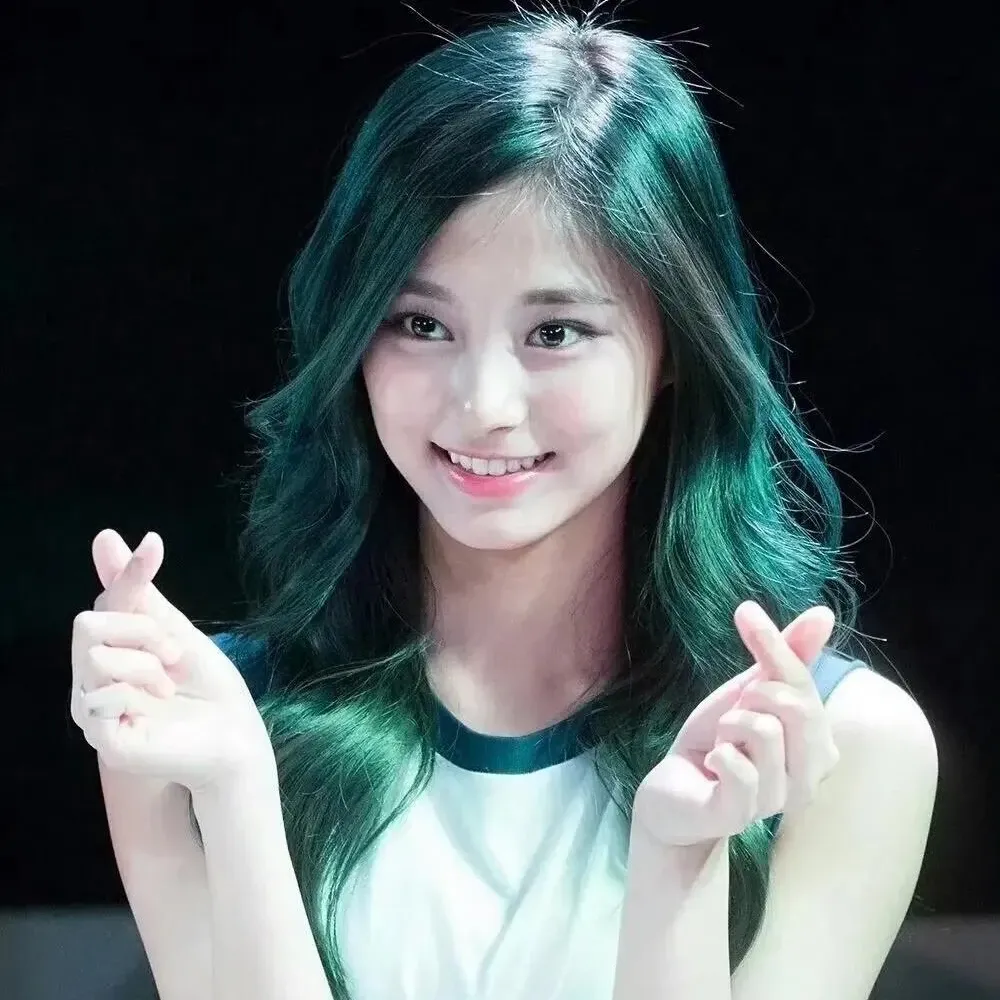 쯔위 (TWICE)의 최신 사진