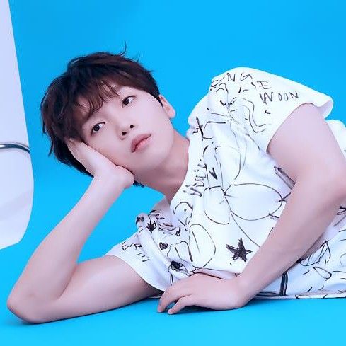 A moment captured by Jeong Sewoon's fan