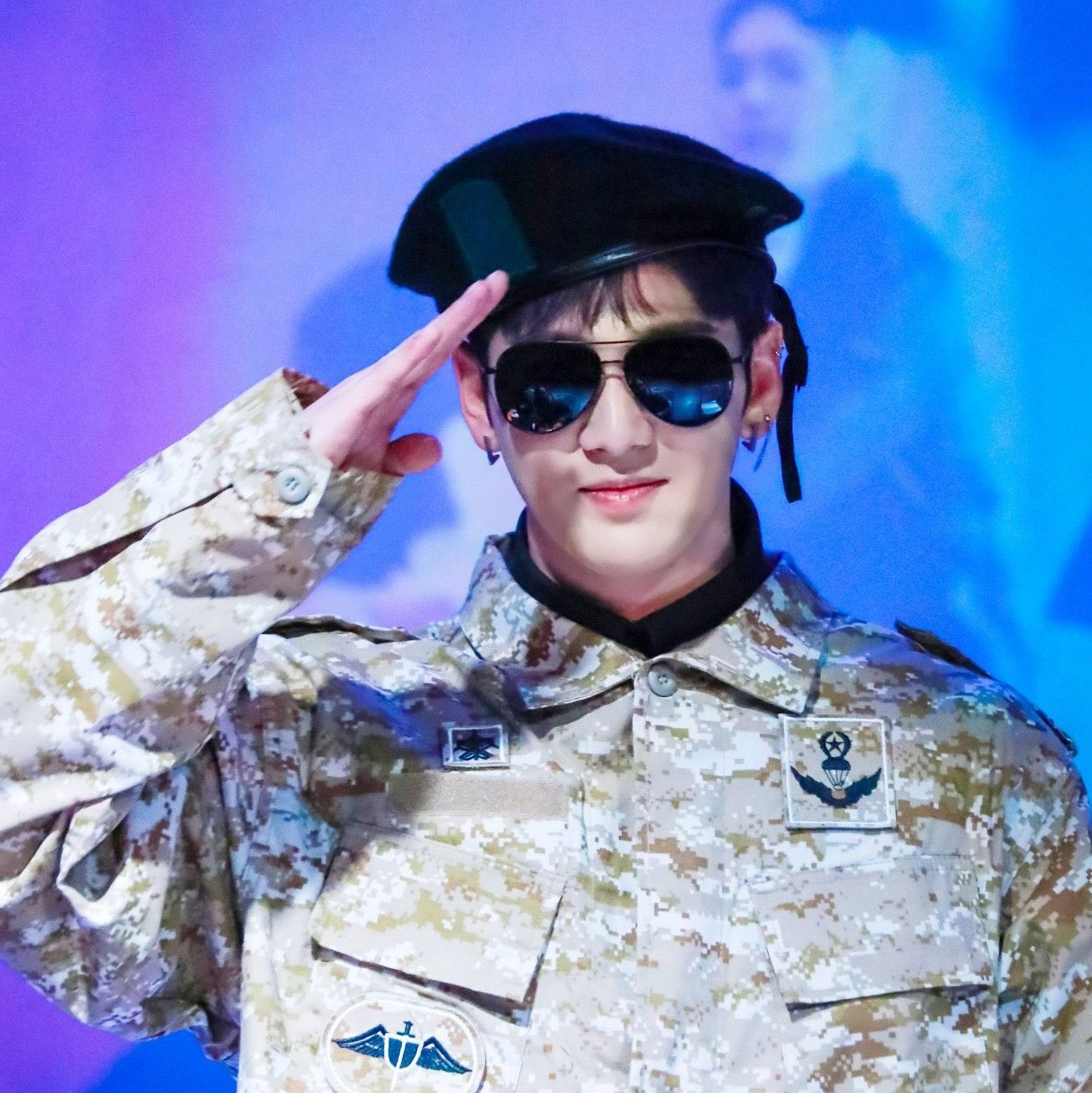 A moment captured by Baekho's fan