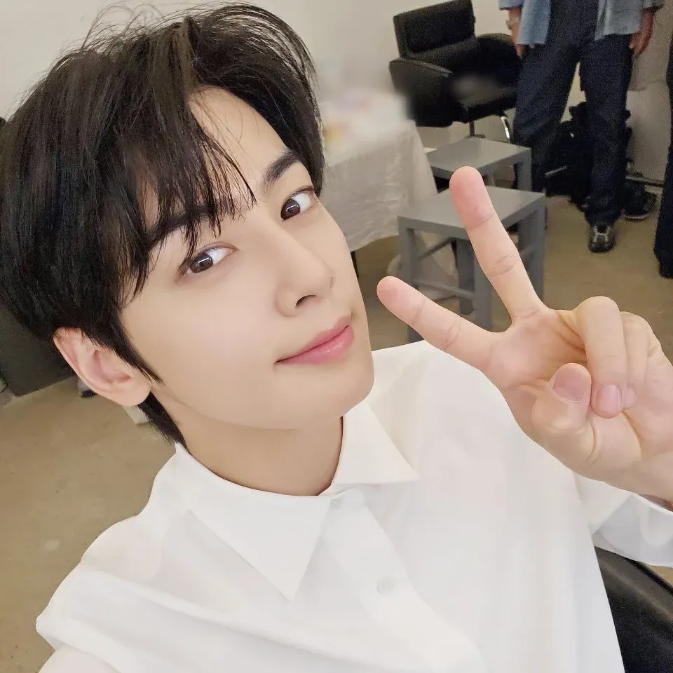 A moment captured by Eunwoo (ASTRO)'s fan