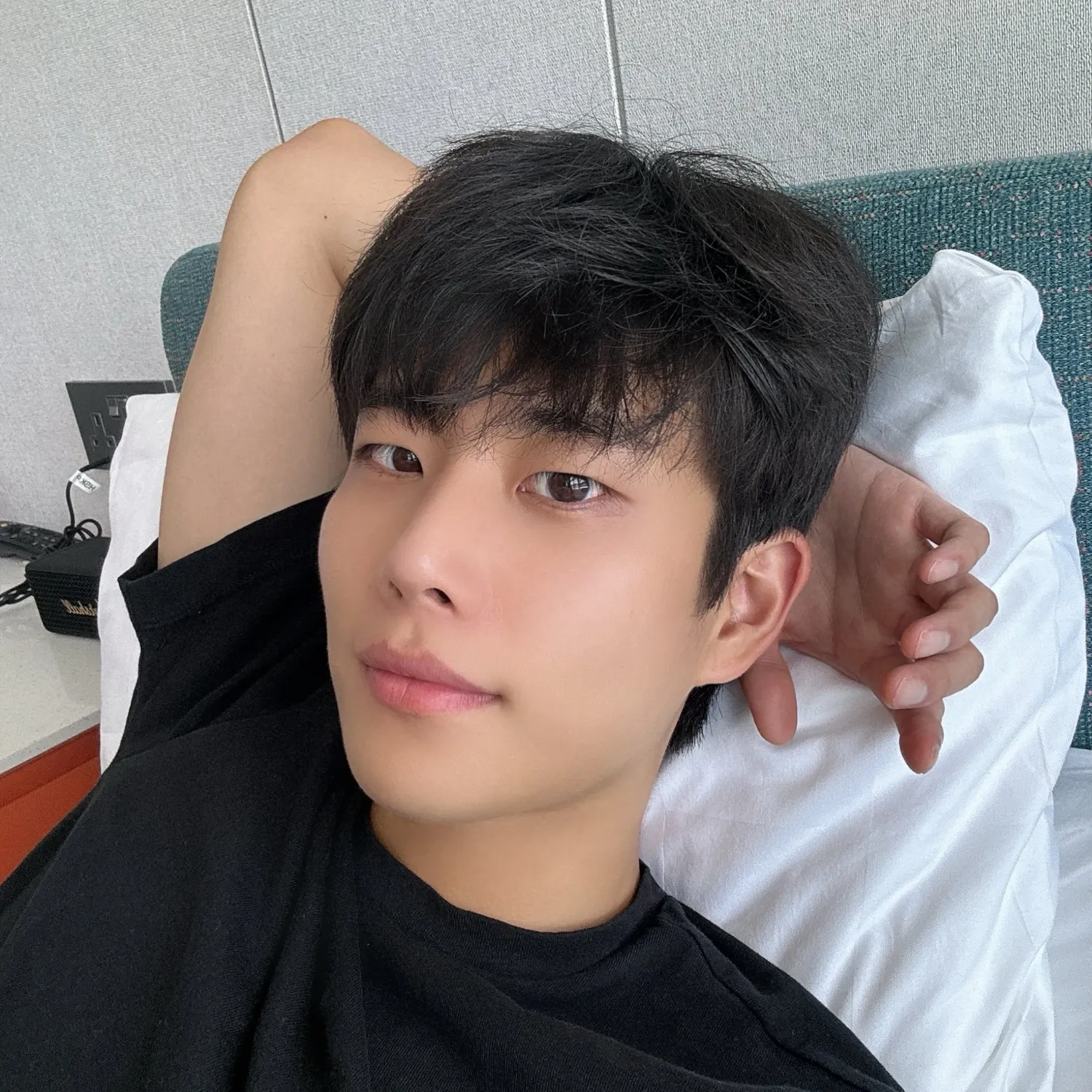 A moment captured by MJ (ASTRO)'s fan