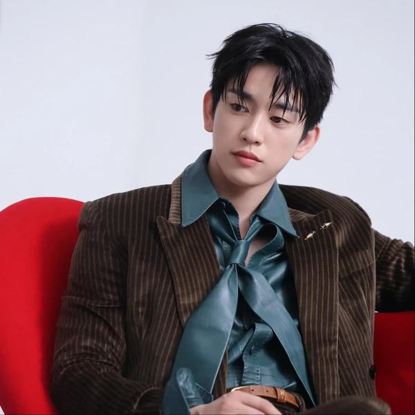 Popular profile image of Jinyoung (GOT7) selected by votes