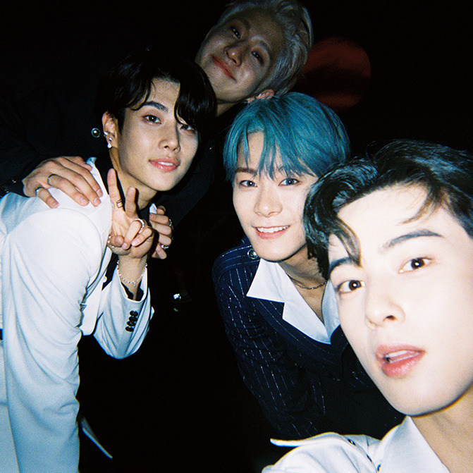 아스트로 최근 활동샷