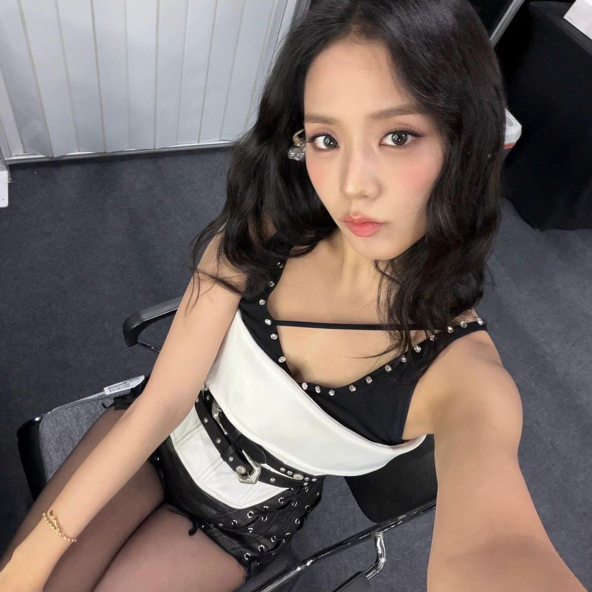 Behind-the-scenes cut of Jisoo (BLACKPINK)