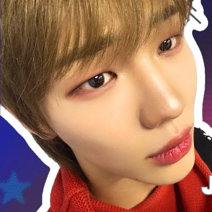 Behind-the-scenes cut of Junhyeok (TNX)