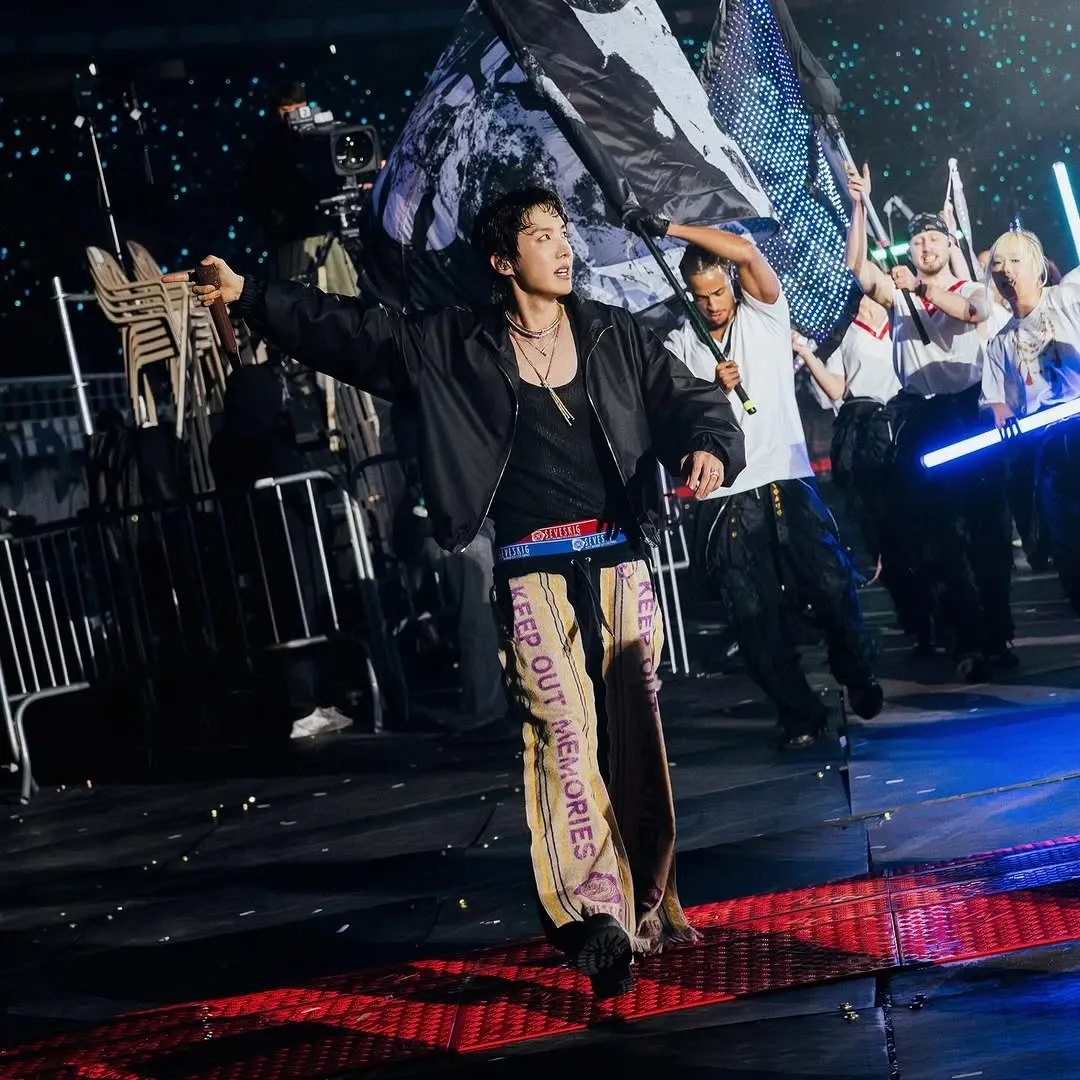 Behind-the-scenes cut of j-hope (BTS)