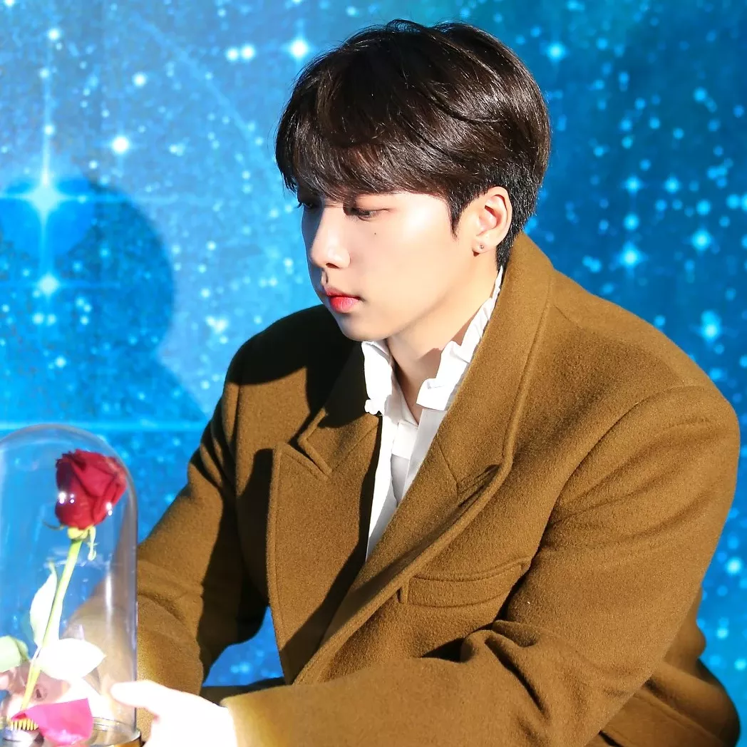 A moment captured by Jeong Sewoon's fan