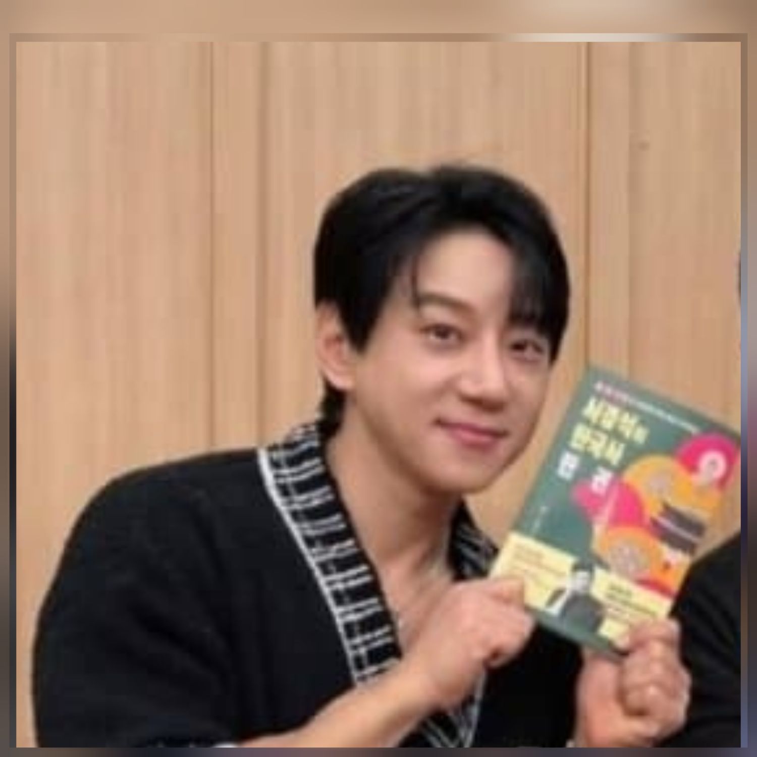 Behind-the-scenes cut of Hwang Chiyeol