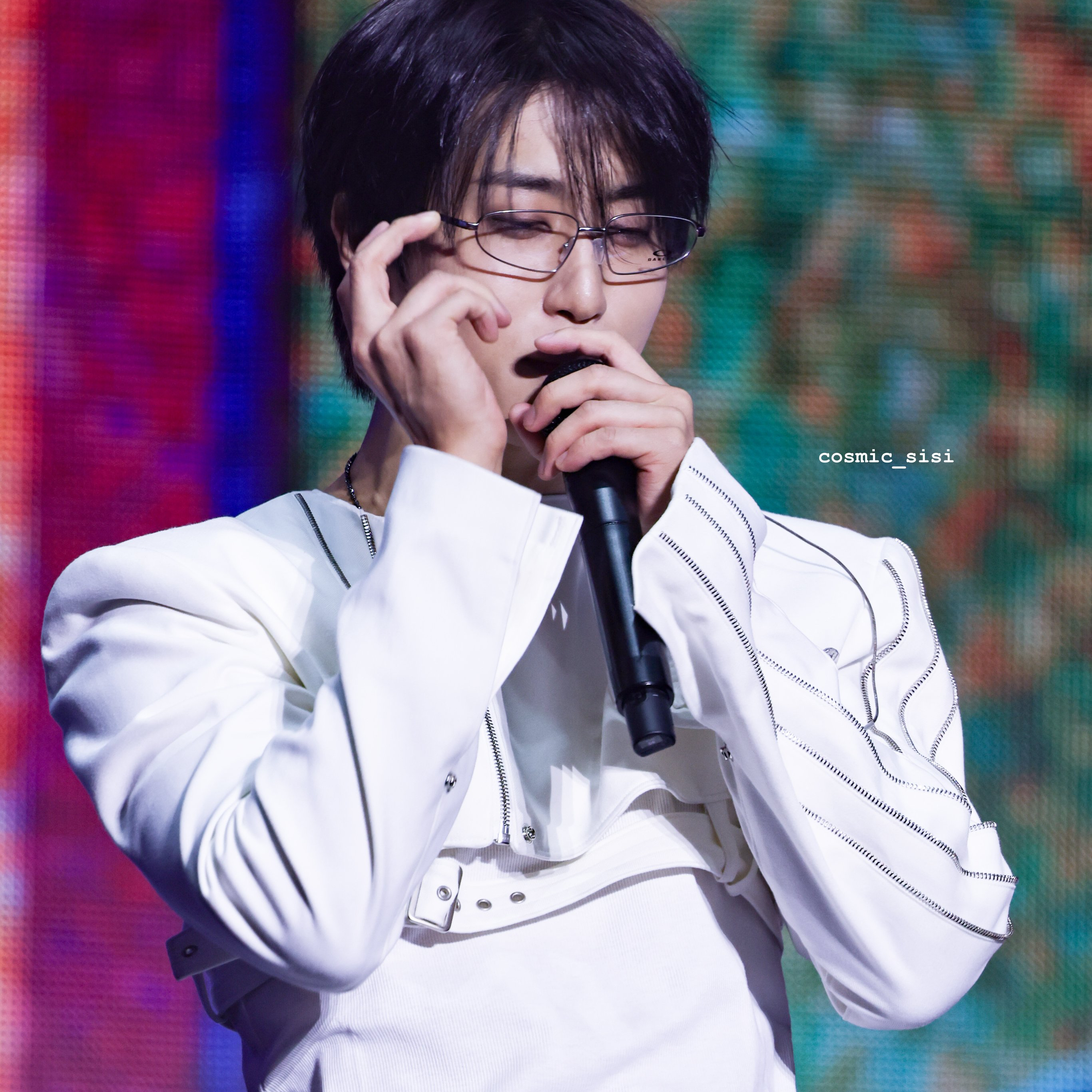 Behind-the-scenes cut of HAN (Stray Kids)