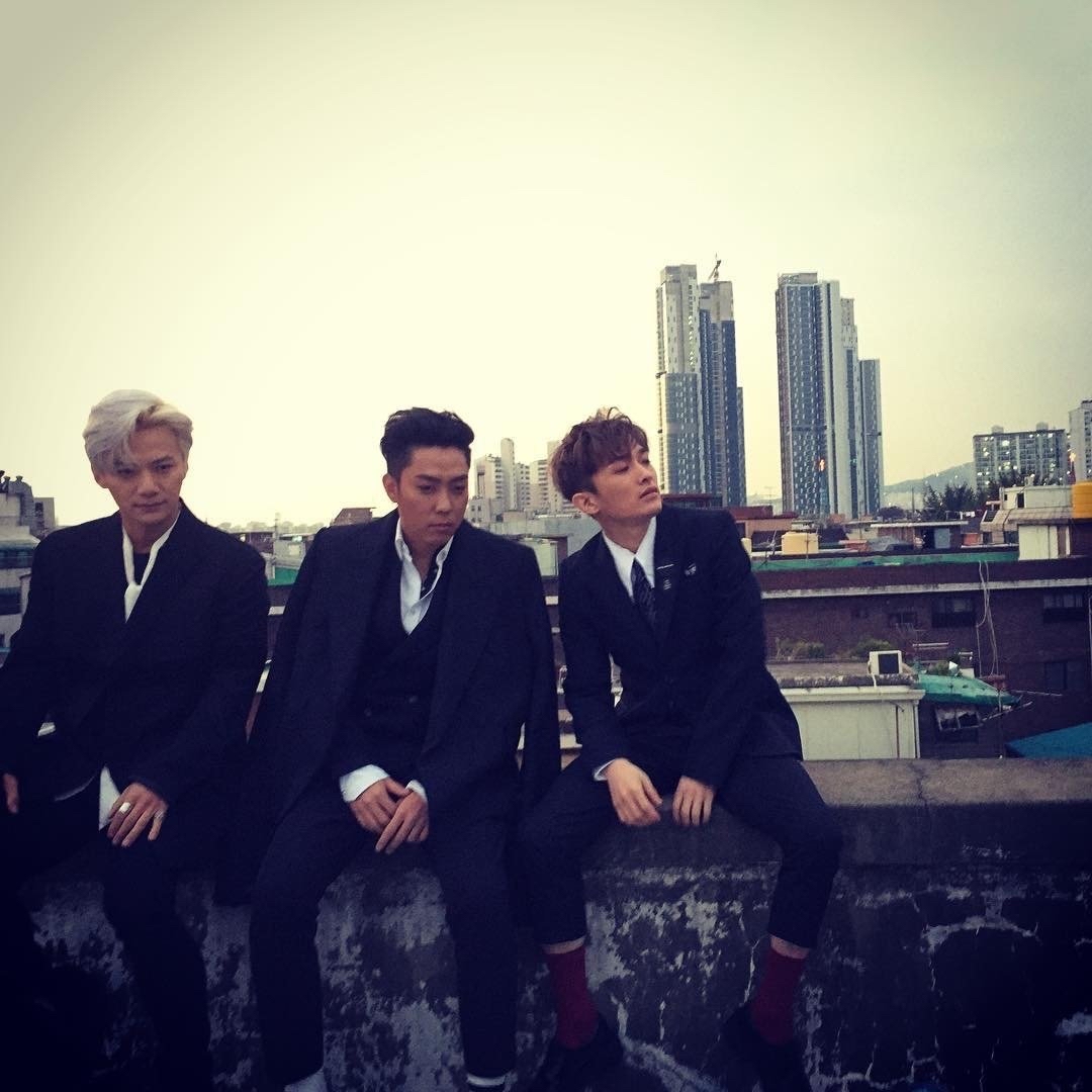 Latest photo of SECHSKIES