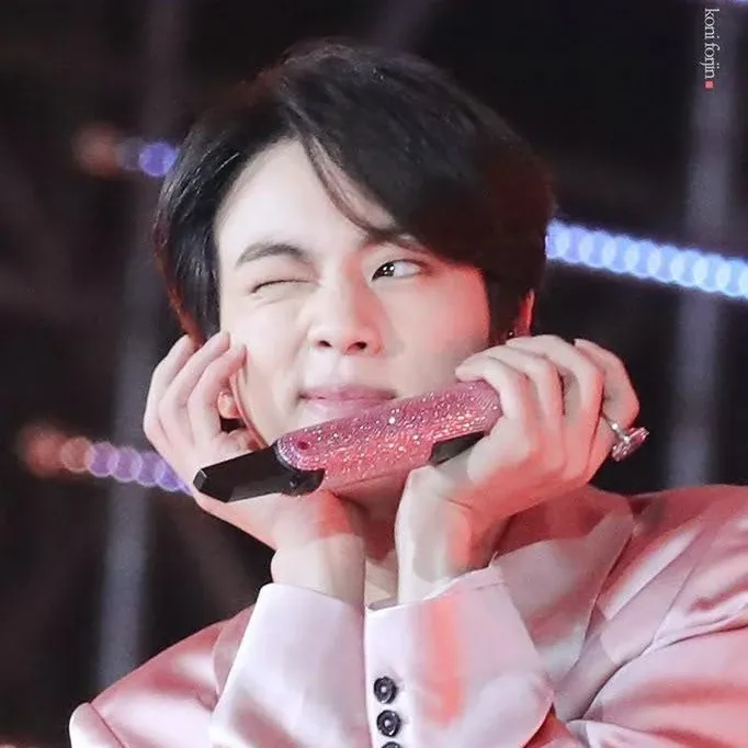 Potret di balik layar Jin (BTS)