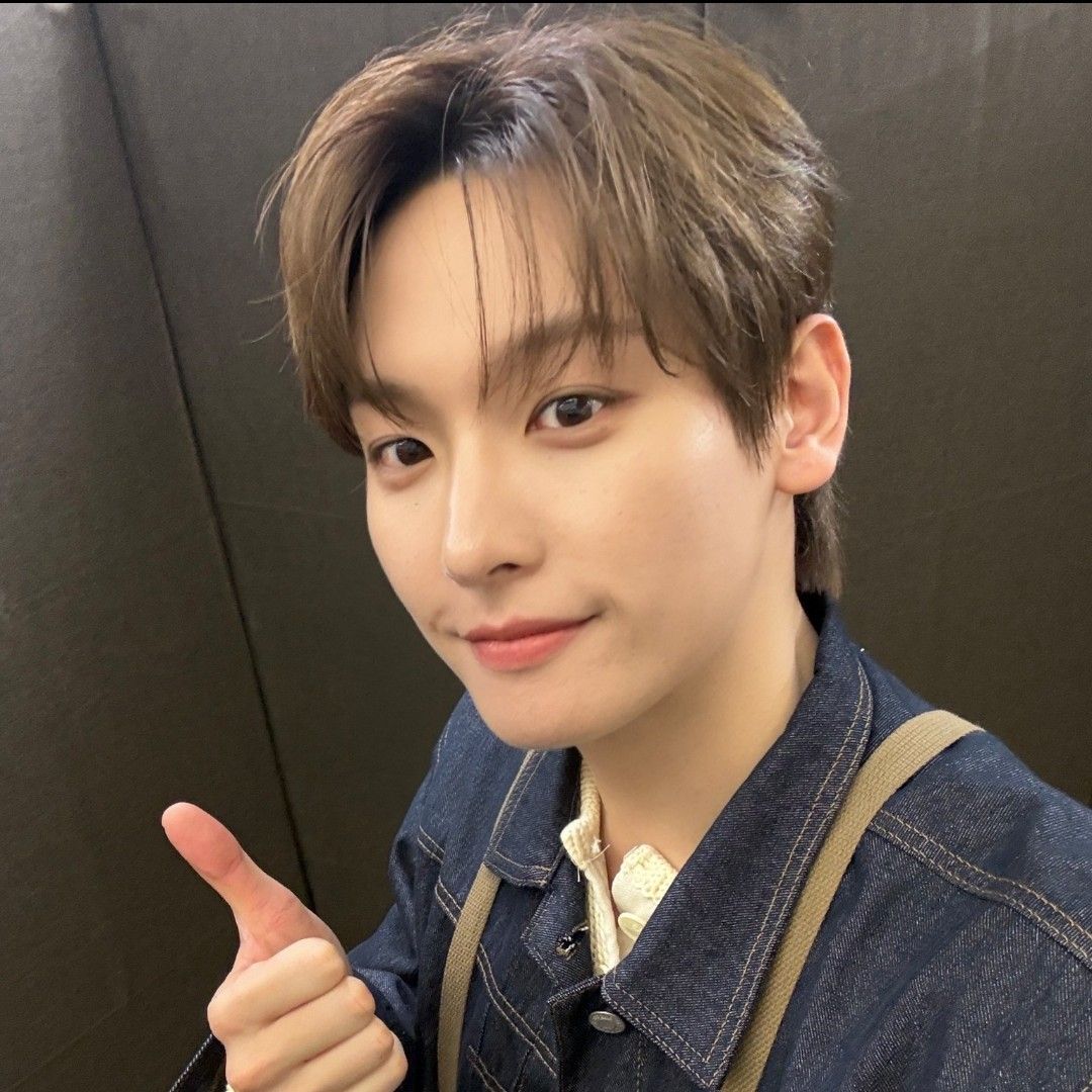 Latest photo of Inseong (SF9)