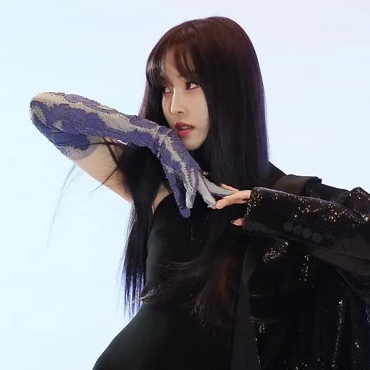 Recent activity shot of Yuju (GFRIEND)