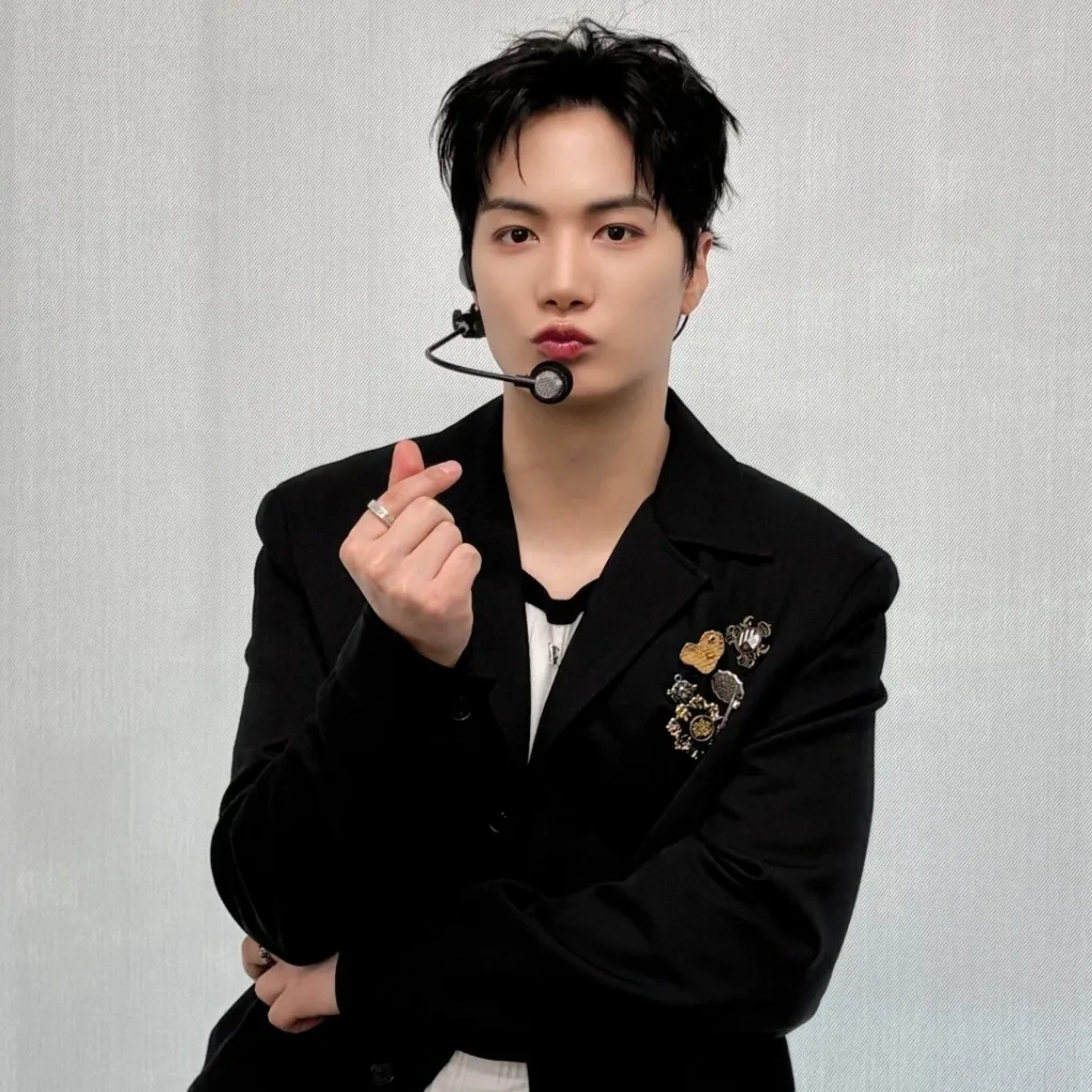 Behind-the-scenes cut of Kim Jonghyeon