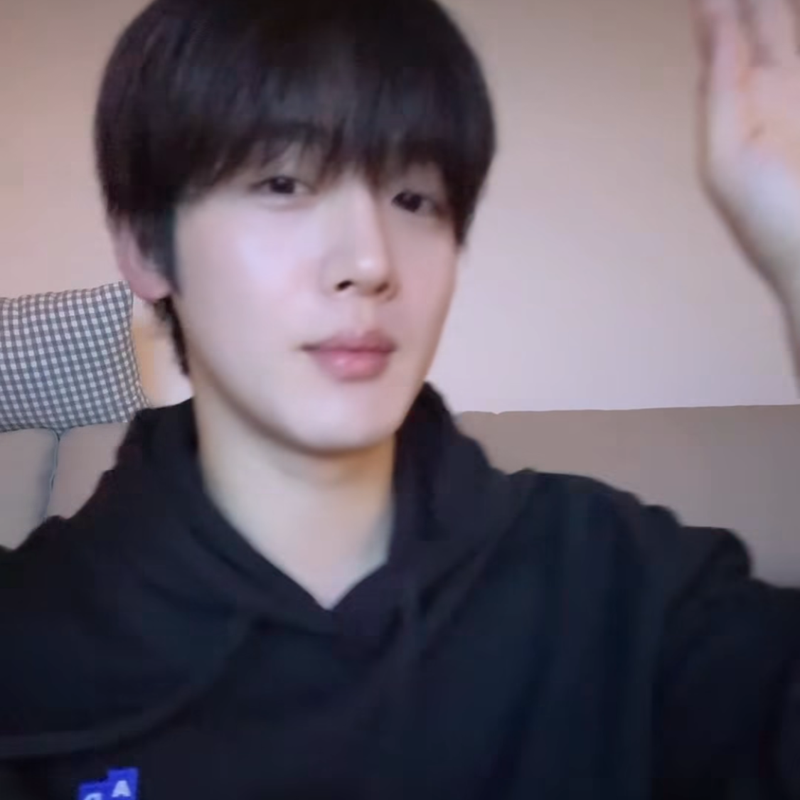 A moment captured by Kim Yohan (WEi)'s fan