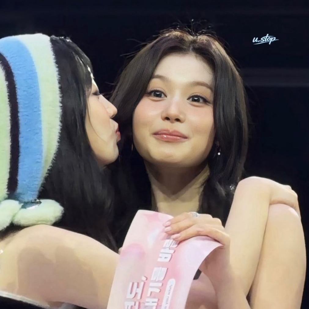 Foto terbaru Sana (TWICE)