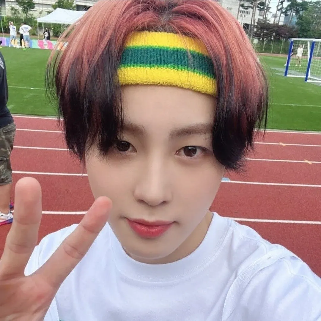 Behind-the-scenes cut of Ha Sungwoon