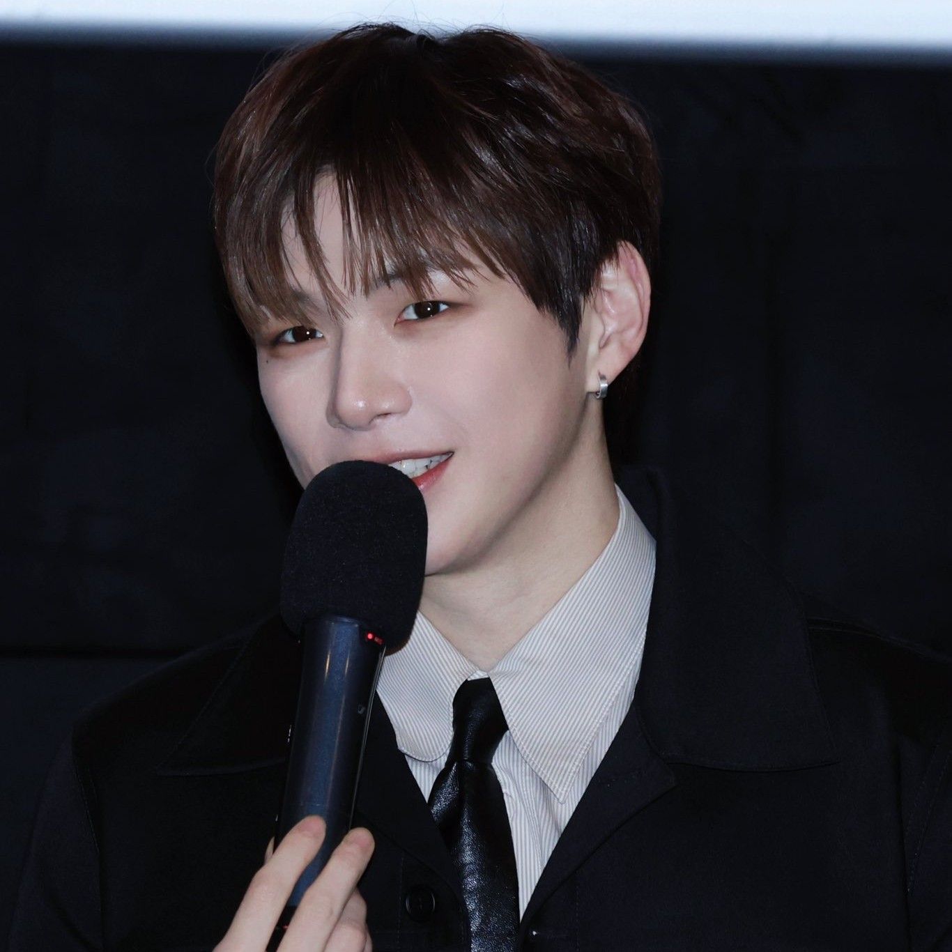 강다니엘의 비하인드 컷