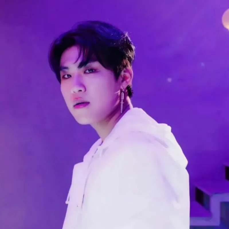 Latest photo of Park Woojin (AB6IX)