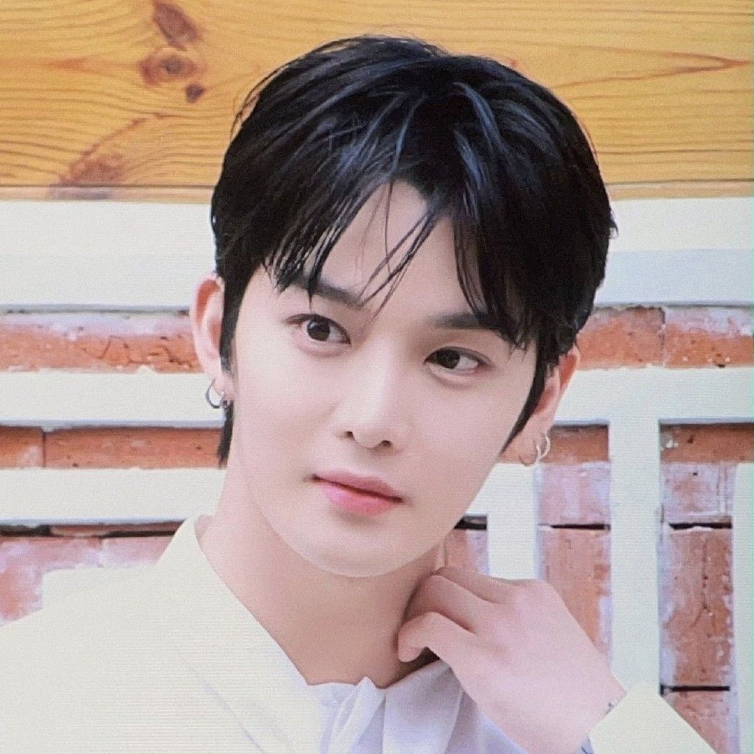 A moment captured by Bae Jinyoung's fan