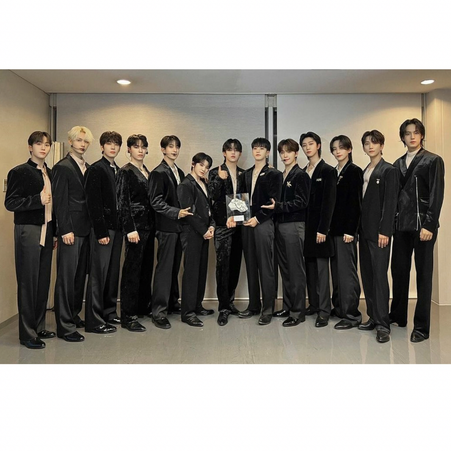 Behind-the-scenes cut of SEVENTEEN