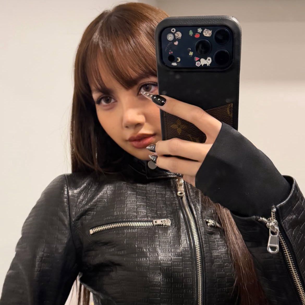 리사 (BLACKPINK) 최근 활동샷