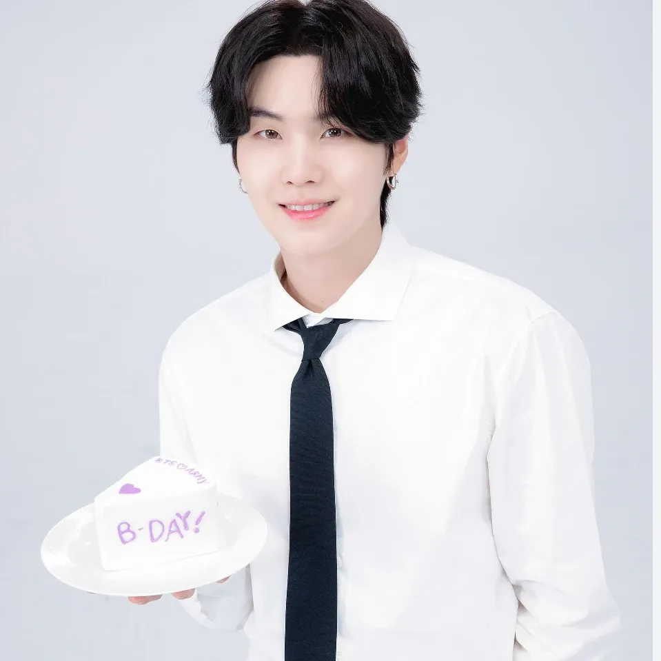 Behind-the-scenes cut of SUGA (BTS)