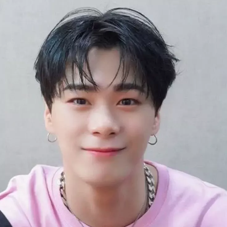 A moment captured by Moonbin (ASTRO)'s fan