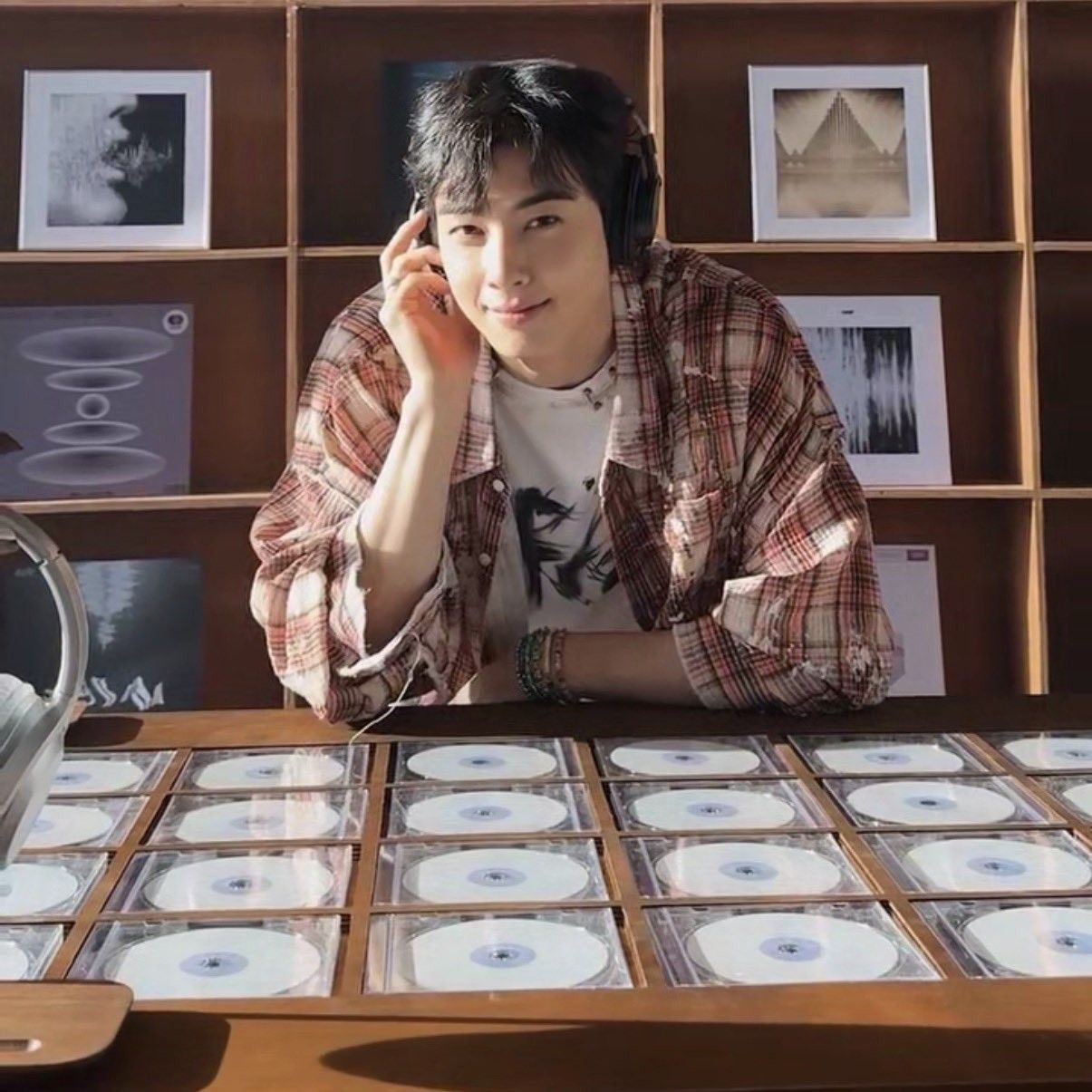 Recent activity shot of Eunwoo (ASTRO)