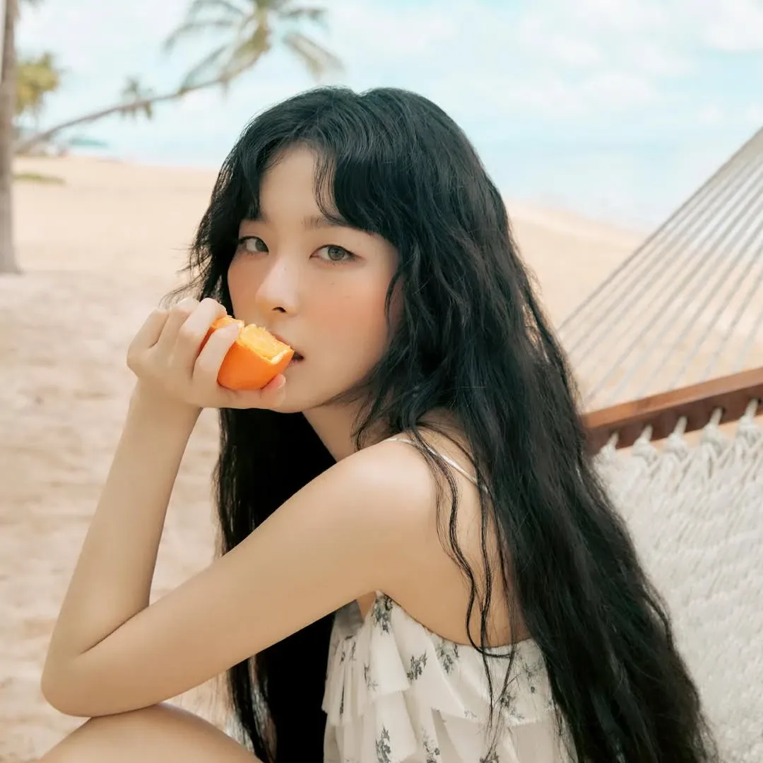 Latest photo of Seulgi (Red Velvet)