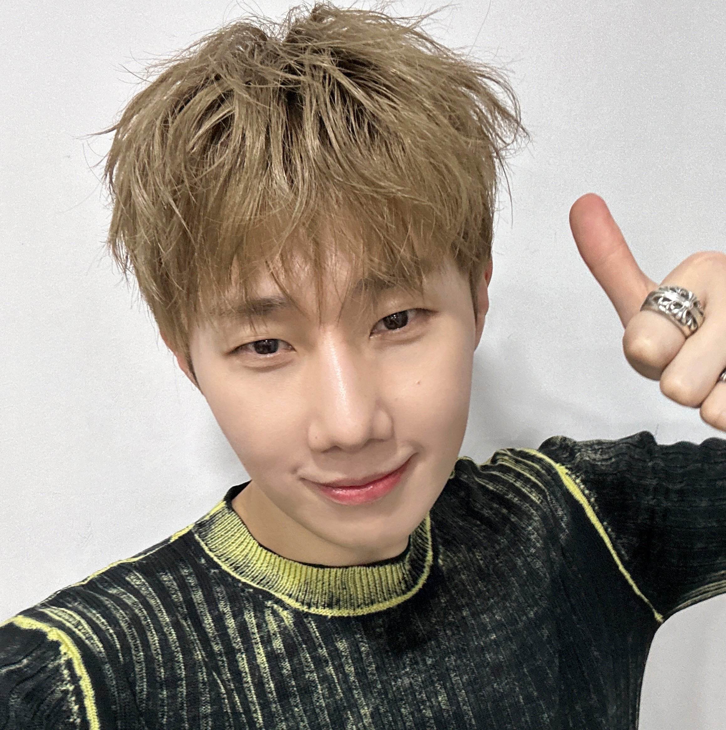 A moment captured by Sungkyu (INFINITE)'s fan