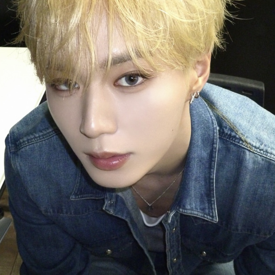 Behind-the-scenes cut of Kim Junseo (ALPHA DRIVE ONE)