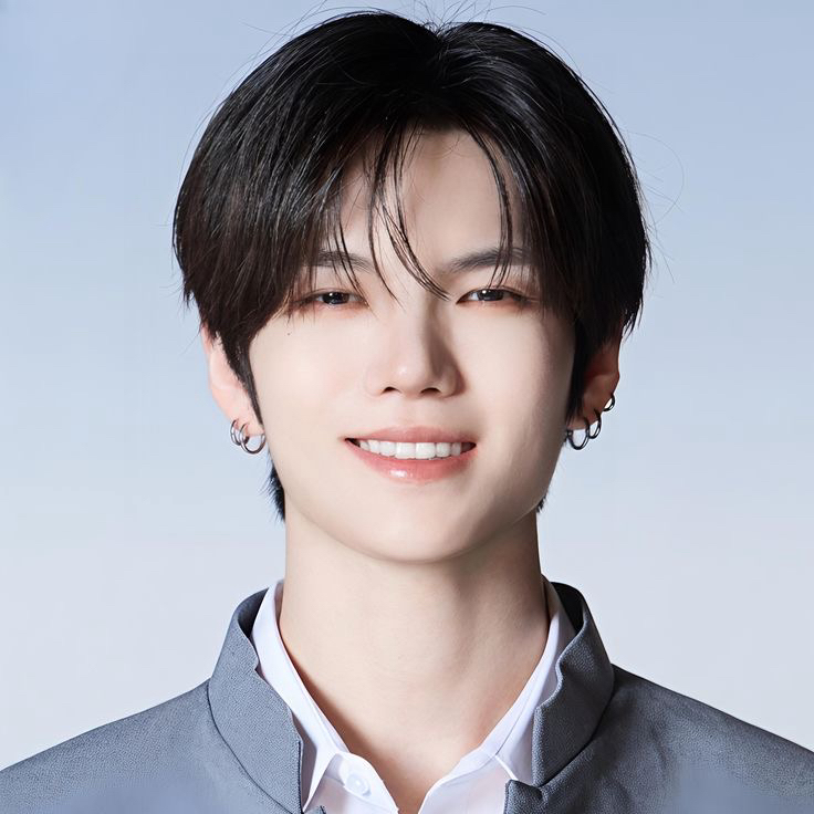 Recent activity shot of Gyehyeon (VERIVERY)